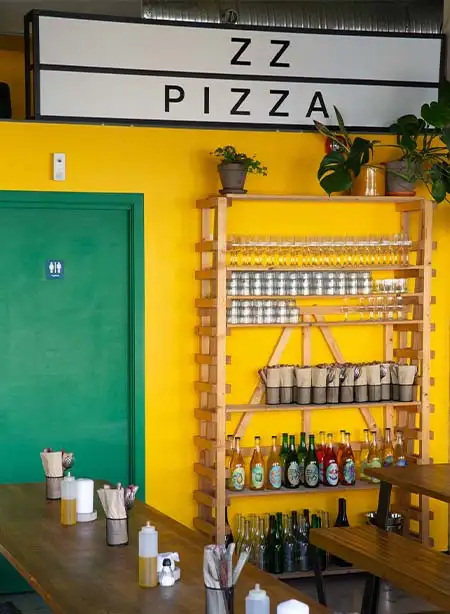 Bilde av inne på Gamlebyen ZZ pizza